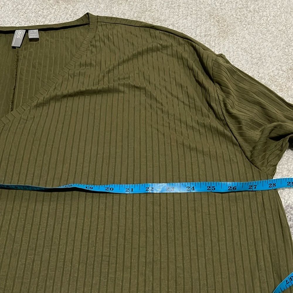 ASOS - 20. V Cut Ribbed Top - Picture 5 of 9